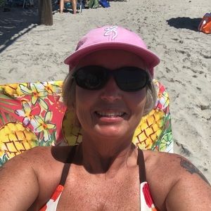 Meet your Posher, Debbie